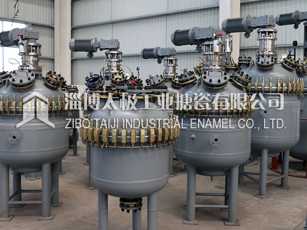 如何為搪玻璃反應釜選擇合適的攪拌器 如何為搪玻璃反應釜選擇合適的攪拌器